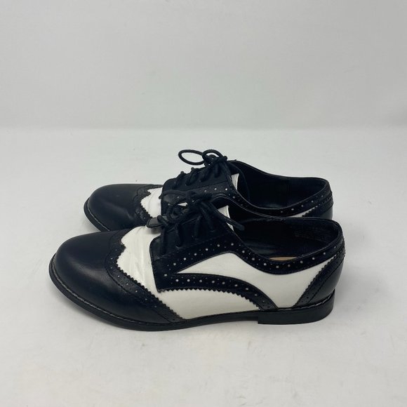 Shoe Dazzle Shoes Shoedazzle Black And White Alena Loafers Poshmark